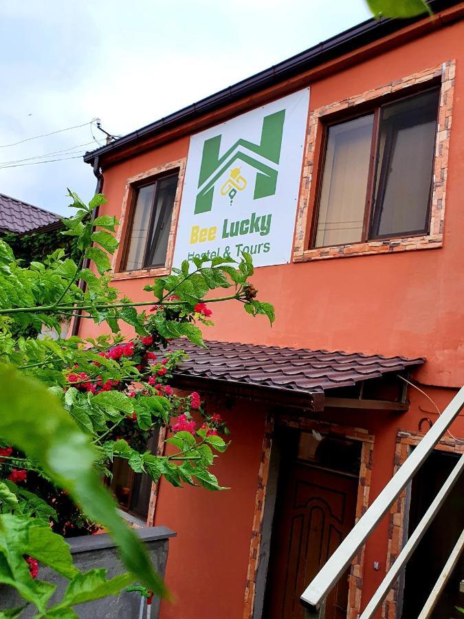 Bee Lucky Hostel And Tours Jerevan Eksteriør billede