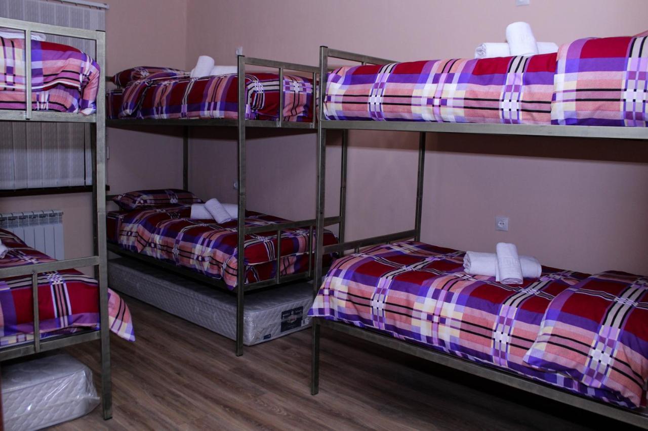 Bee Lucky Hostel And Tours Jerevan Eksteriør billede