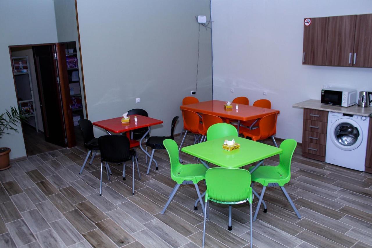 Bee Lucky Hostel And Tours Jerevan Eksteriør billede